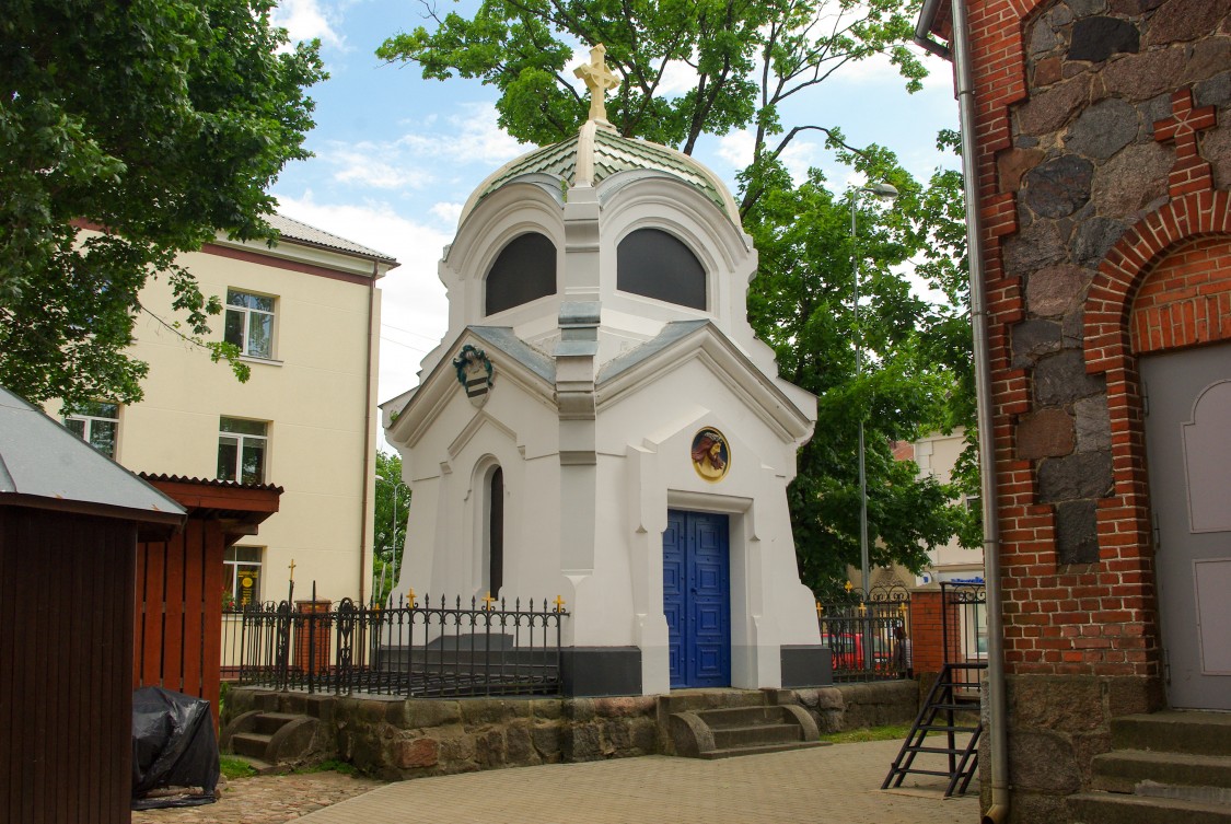Церковь Сергия Радонежского, Валмиера (Валмиерский край, Латвия). дополнительная информация, Часовня Менгденов.	