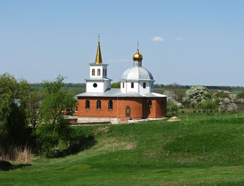 Катериновка. Церковь Екатерины. общий вид в ландшафте