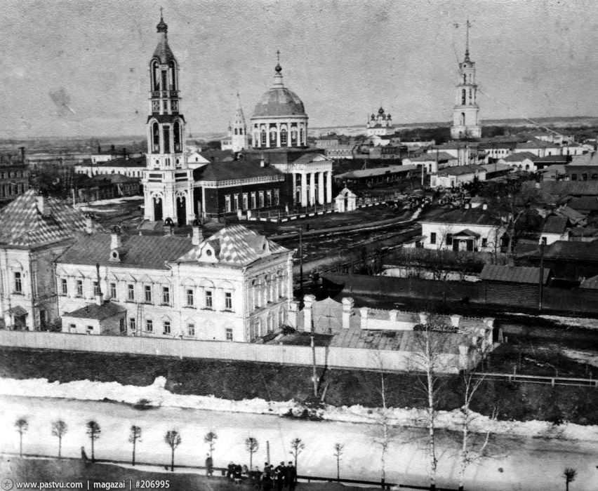 Храмовый комплекс. Соборы Воскресения Христова и Николая Чудотворца, Шуя (Шуйский район, Ивановская область). архивная фотография, Фото с сайта pastvu.ru. Фото 1905-1907 гг.Колокольня справа.
