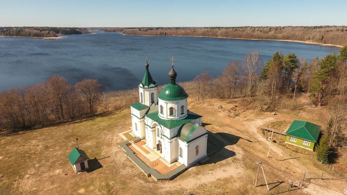Церковь Троицы Живоначальной, Троица-Переволок (Осташковский городской округ, Тверская область). общий вид в ландшафте