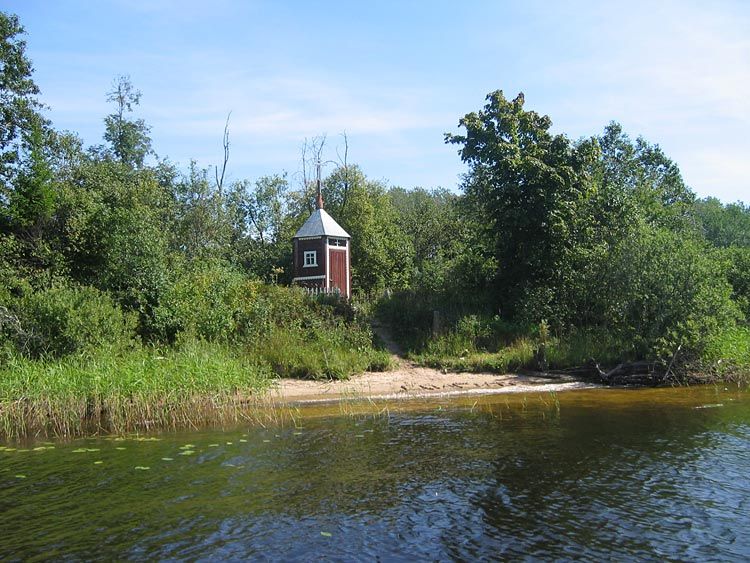 Неизвестная часовня, Неприе (Осташковский городской округ, Тверская область). общий вид в ландшафте