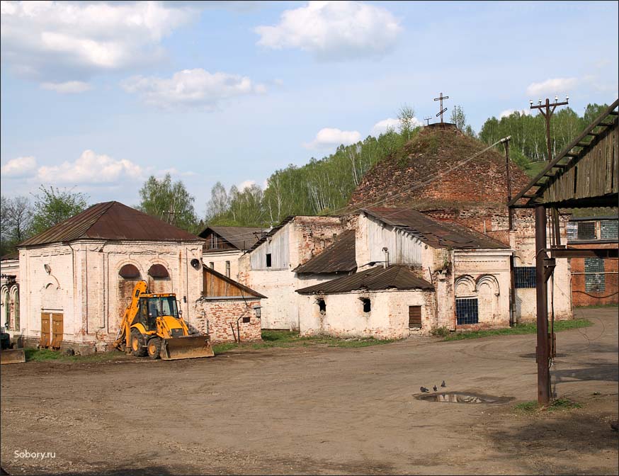 Церковь Петра и Павла, Дугна (Ферзиковский район, Калужская область). фасады