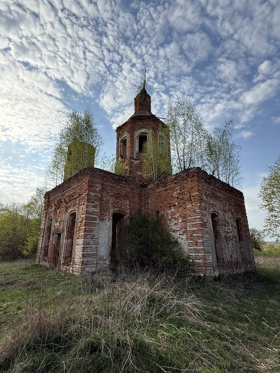 Церковь Успения Пресвятой Богородицы, Висляево (Ферзиковский район, Калужская область). фасады, Вид с юго-востока