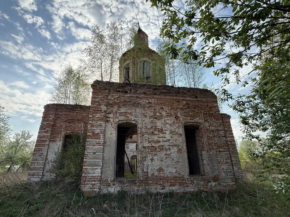 Церковь Успения Пресвятой Богородицы, Висляево (Ферзиковский район, Калужская область). фасады, Вид с востока