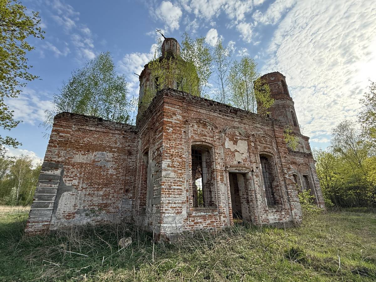 Церковь Успения Пресвятой Богородицы, Висляево (Ферзиковский район, Калужская область). фасады, Вид с северо-востока