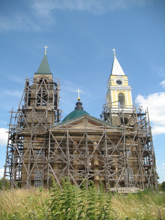 Церковь Николая Чудотворца, Бредихино (Корсаковский район, Орловская область). документальные фотографии, Церковь Николая Чудотворца летом 2012 года.