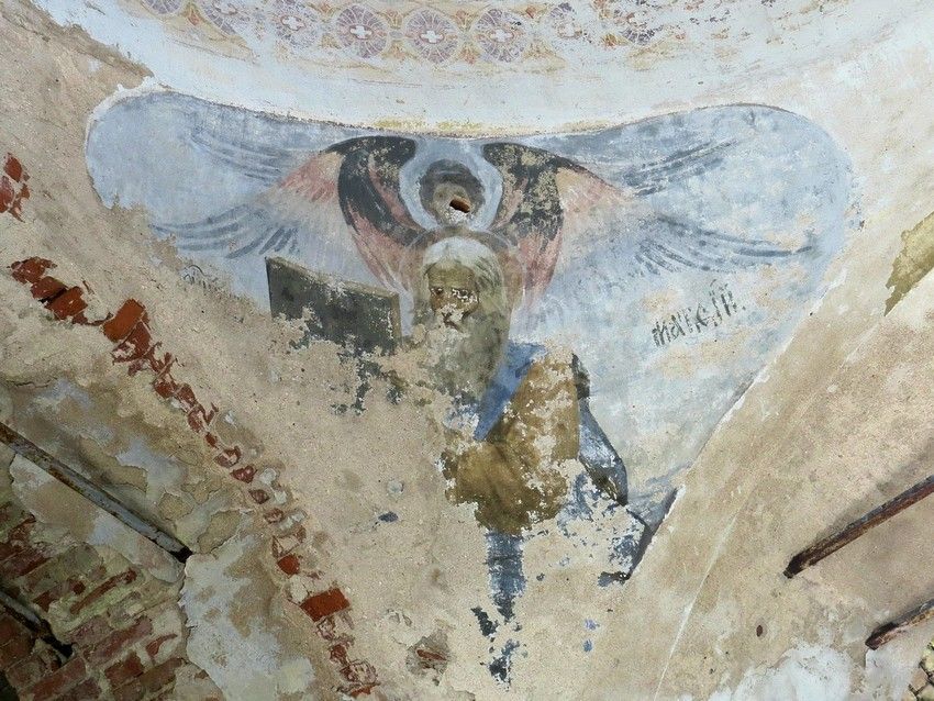 Церковь Троицы Живоначальной, Гребенкино (Медынский район, Калужская область). интерьер и убранство, Остатки росписей