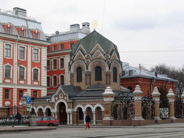 Часовня Иверской иконы Божией Матери при соборе Воскресения Христова, Центральный район (Санкт-Петербург, г. Санкт-Петербург). общий вид в ландшафте