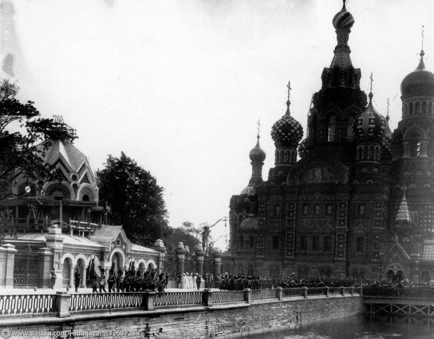 Часовня Иверской иконы Божией Матери при соборе Воскресения Христова, Центральный район (Санкт-Петербург, г. Санкт-Петербург). архивная фотография, фото с сайта pastvu.com