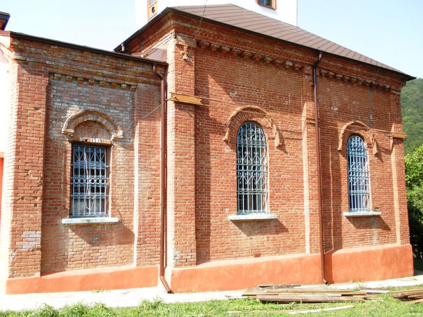 Лесное. Церковь Георгия Победоносца. архитектурные детали, Фрагмент южного фасада