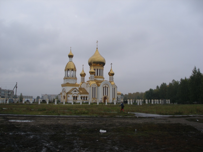 Комсомольский. Церковь Благовещения Пресвятой Богородицы. общий вид в ландшафте