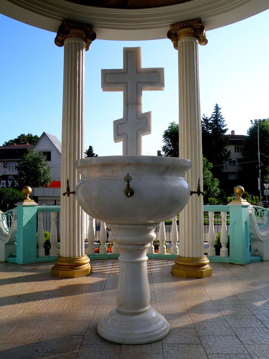 Церковь Троицы Живоначальной, Адлер (Сочи, город, Краснодарский край). архитектурные детали