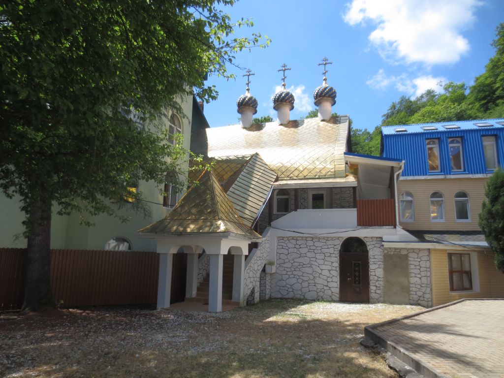 Лесное. Троице-Георгиевский женский монастырь. фасады