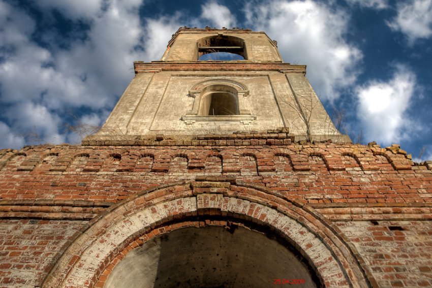 Церковь Иверской иконы Божией Матери, Лутовенка (Валдайский район, Новгородская область). архитектурные детали