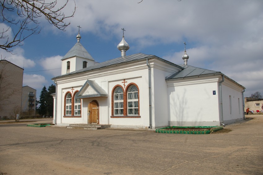 Седа. Церковь Михаила Архангела. общий вид в ландшафте