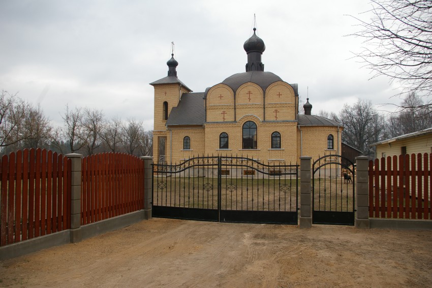 Церковь Иверской иконы Божией Матери, Валка (Валкский край, Латвия). общий вид в ландшафте
