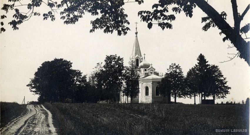 Поциемс. Церковь Успения Пресвятой Богородицы. архивная фотография, Фото с сайта http://www.zudusilatvija.lv/