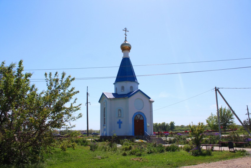 Часовня Николая Чудотворца, Краснопартизанское (Павловский район, Краснодарский край). общий вид в ландшафте, Вид с северо-запада