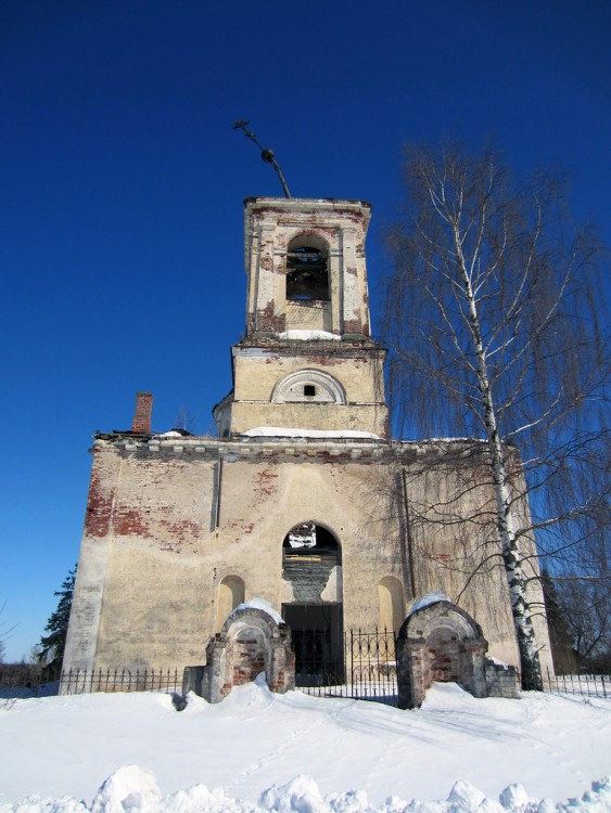 Дмитровское. Церковь Успения Пресвятой Богородицы. фасады, Вид с запада