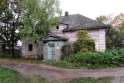 Храмовый комплекс. Церкви Смоленской иконы Божией Матери и Сошествия Святого Духа, дом причта<br>, Кушалино, Рамешковский район, Тверская область