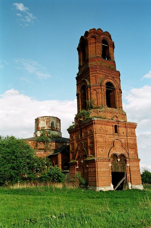 Красное. Церковь Казанской иконы Божией Матери. фасады