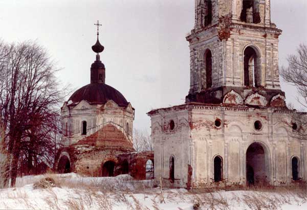 Скорынево. Церковь Николая Чудотворца. общий вид в ландшафте