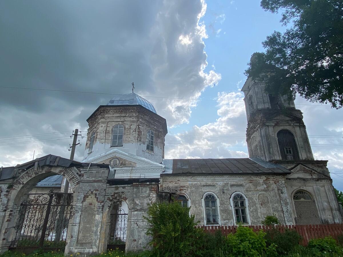 Церковь Зосимы и Савватия, Слобода (Краснохолмский район, Тверская область). фасады, Храм в Слободе