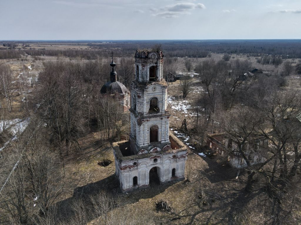 Церковь Николая Чудотворца, Скорынево (Бежецкий район, Тверская область). общий вид в ландшафте