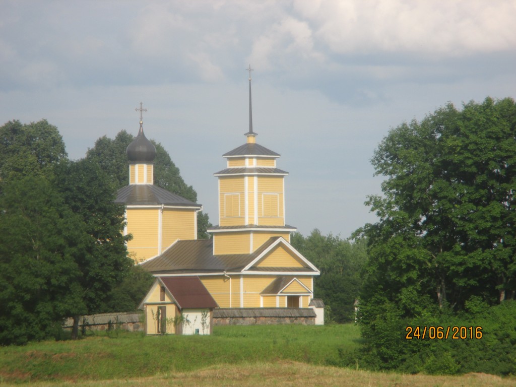 Воронич. Церковь Георгия Победоносца (воссозданная). фасады