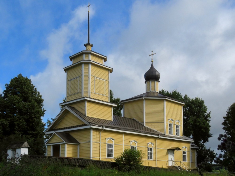 Воронич. Церковь Георгия Победоносца (воссозданная). фасады