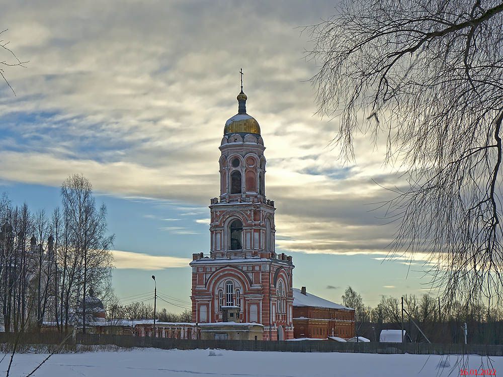 Вышний Волочёк. Казанский монастырь. Церковь Ефрема Сирина и Неонилы. фасады