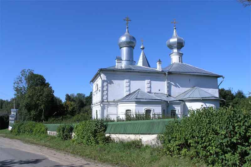 Велье. Церковь Воздвижения Креста Господня. фасады