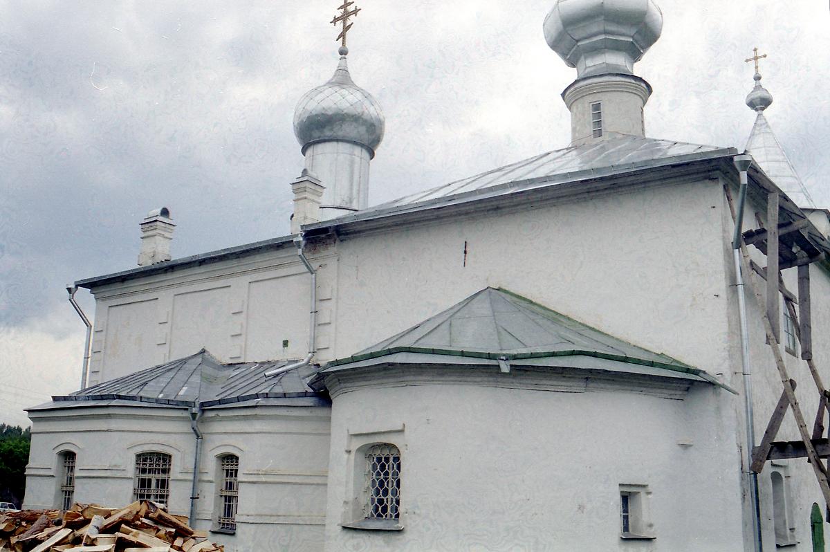 фасады. Церковь Воздвижения Креста Господня, Велье (Пушкиногорский район, Псковская область)