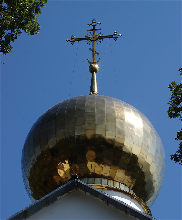Церковь Николая  Чудотворца и Александры Римской, Ялта (Ялта, город, Республика Крым). архитектурные детали, Завершение основного объема церкви