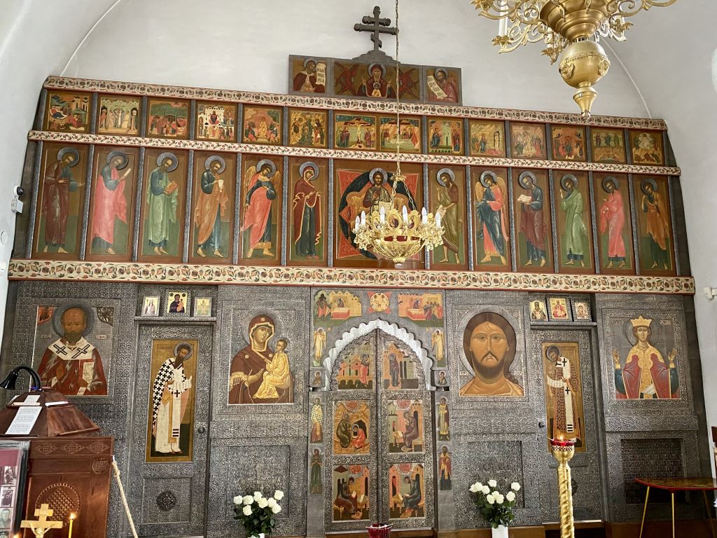 Церковь Николая  Чудотворца и Александры Римской, Ялта (Ялта, город, Республика Крым). интерьер и убранство, Внутреннее убранство