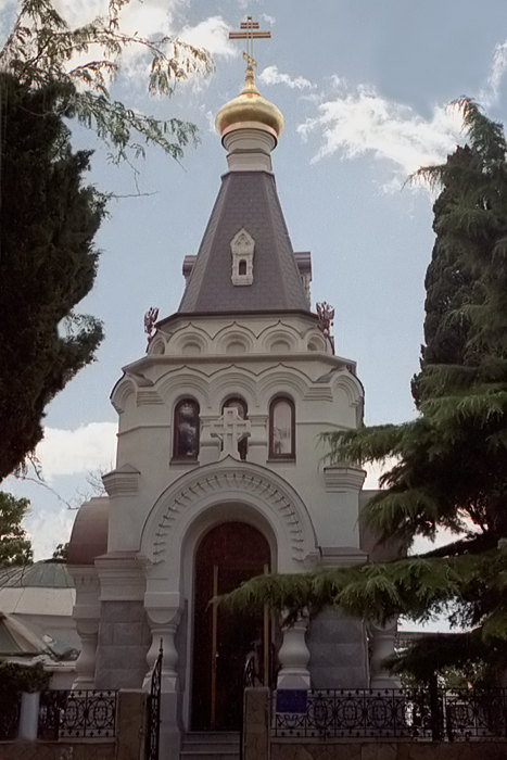 Часовня Николая Чудотворца, Ялта (Ялта, город, Республика Крым). общий вид в ландшафте, Вид с запада