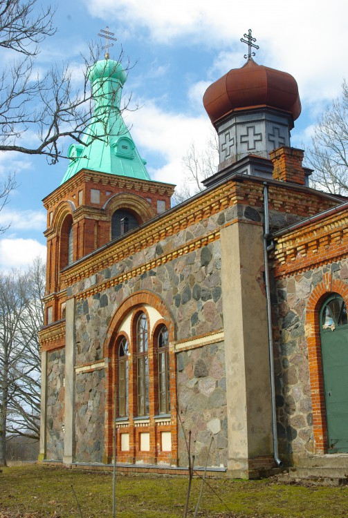 Ароди. Церковь Николая Чудотворца. общий вид в ландшафте, Южный фасад и колокольня.