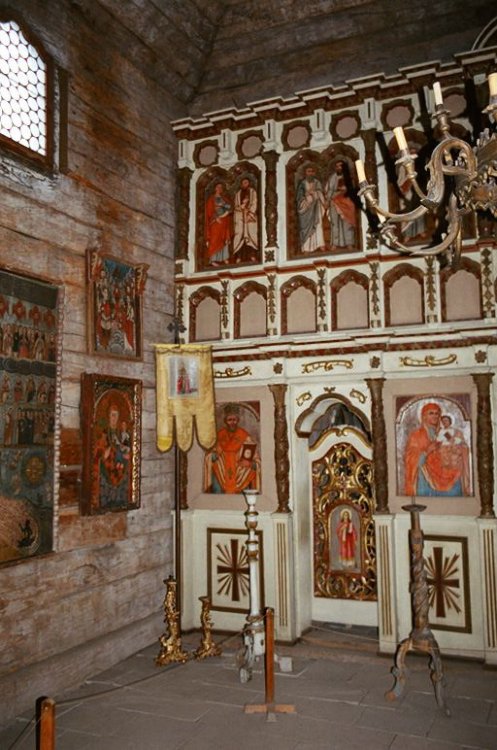 Церковь Михаила Архангела из с. Шелестово (н.в. - пгт Кольчино) Мукачевского района, Ужгород (Ужгородский район, Украина, Закарпатская область). интерьер и убранство