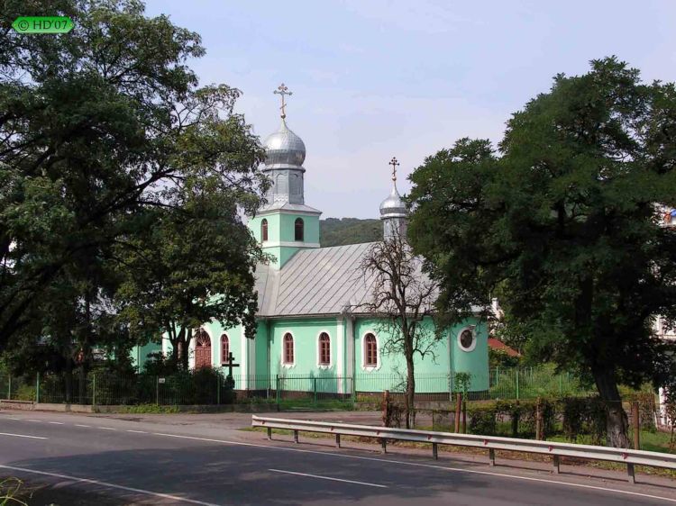 Карпаты. Церковь Петра и Павла. фасады