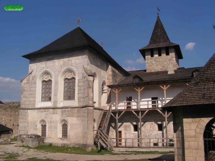 Церковь Константина и Елены, Хотин (Днестровский район, Украина, Черновицкая область). фасады