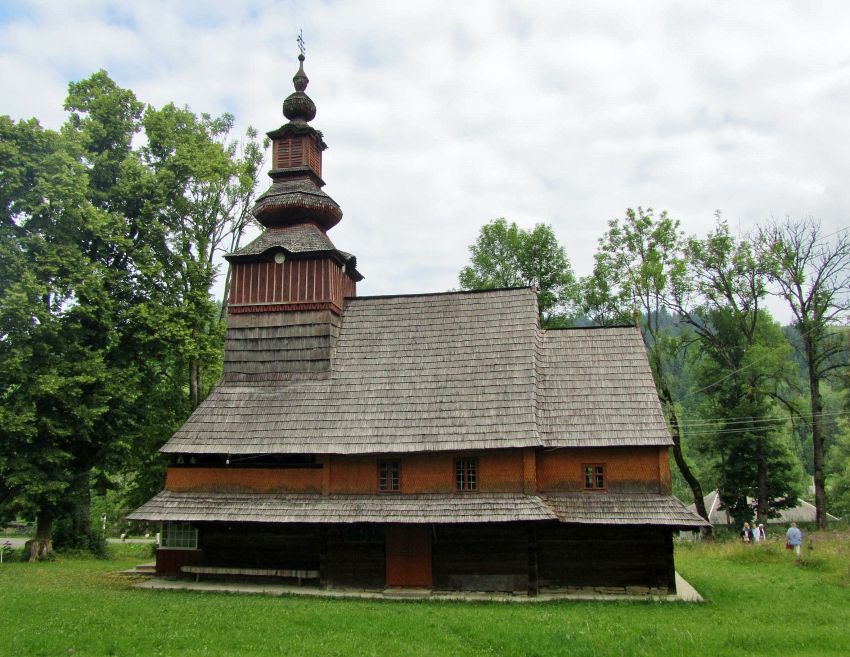 Церковь Рождества Пресвятой Богородицы, Пилипец (Межгорский район, Украина, Закарпатская область). фасады, южный фасад