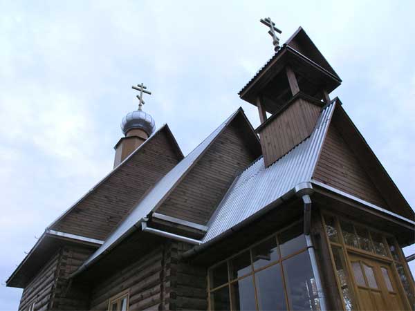 Окни. Церковь Успения Пресвятой Богородицы. архитектурные детали