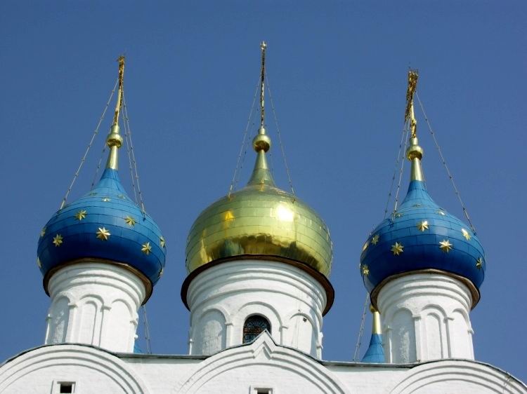 Дедовск. Церковь Георгия Победоносца. архитектурные детали, купола с юга