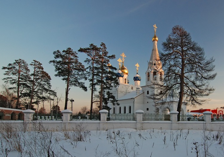 Церковь Георгия Победоносца, Дедовск (Истринский городской округ и ЗАТО Восход, Московская область). общий вид в ландшафте