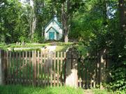 Церковь Сошествия Святого Духа, Общий вид с дороги. На первом плане - незатейливая ограда.<br>, Икшкиле, Огрский край, Латвия