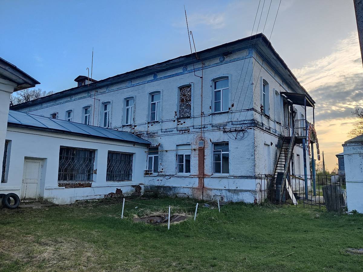 Братский корпус. Общий вид с Востока., дополнительная информация. Борковская Троице-Николаевская пустынь, Борок (Южский район, Ивановская область)