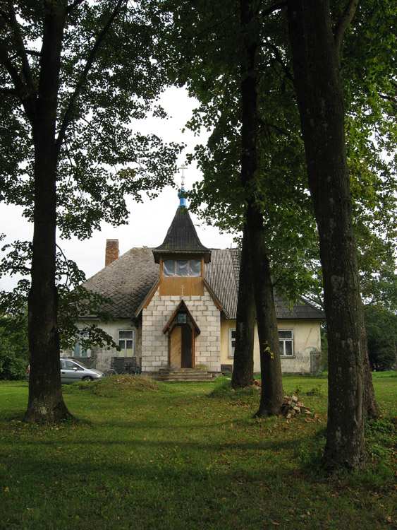 Церковь Николая Чудотворца, Светини (Огрский край, Латвия). общий вид в ландшафте, Общий вид церкви с запада