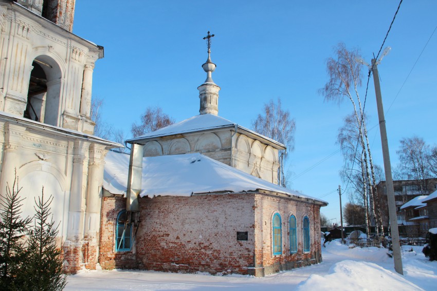 Бежецк. Благовещенский женский монастырь (новый). Церковь Воздвижения Креста Господня. архитектурные детали