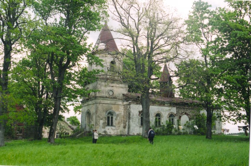 Беверинас. Церковь Николая Чудотворца. фасады