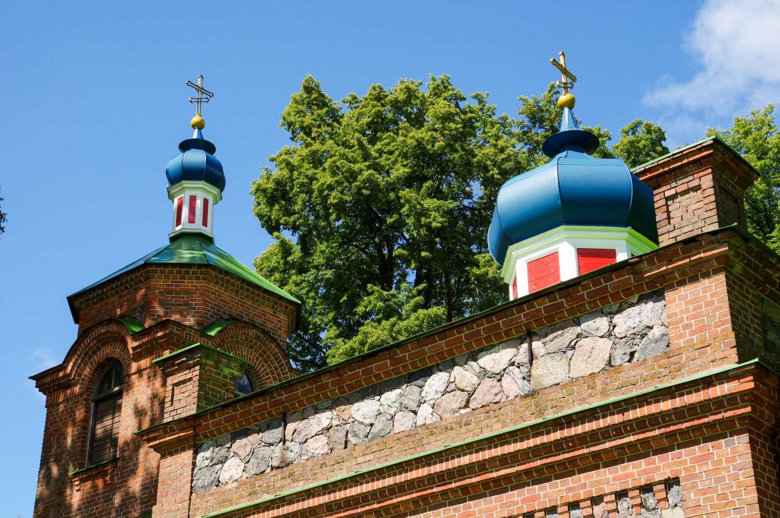 Церковь Арсения Великого, Крапе (Огрский край, Латвия). фасады, Купола храма.